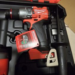 M18 FUEL Hammer Drill/Driver 
