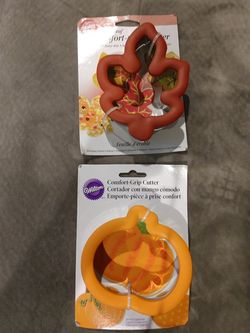 Wilton comfort grip cookie cutters, new