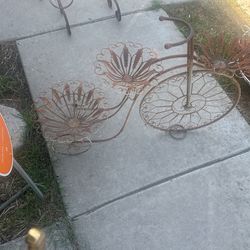 Vintage Large Iron Tricycle With Three Plant Holders Different Size Plant Holders $25 Firm.
