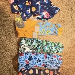 Pijamas para niño talla 5 $25