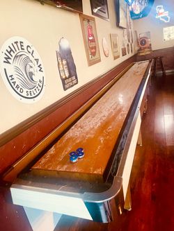 Commercial Indoor Shuffle Board w/Pucks