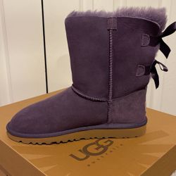 Ugg New Bailey Bow Youth Size 6 Purple- $170
