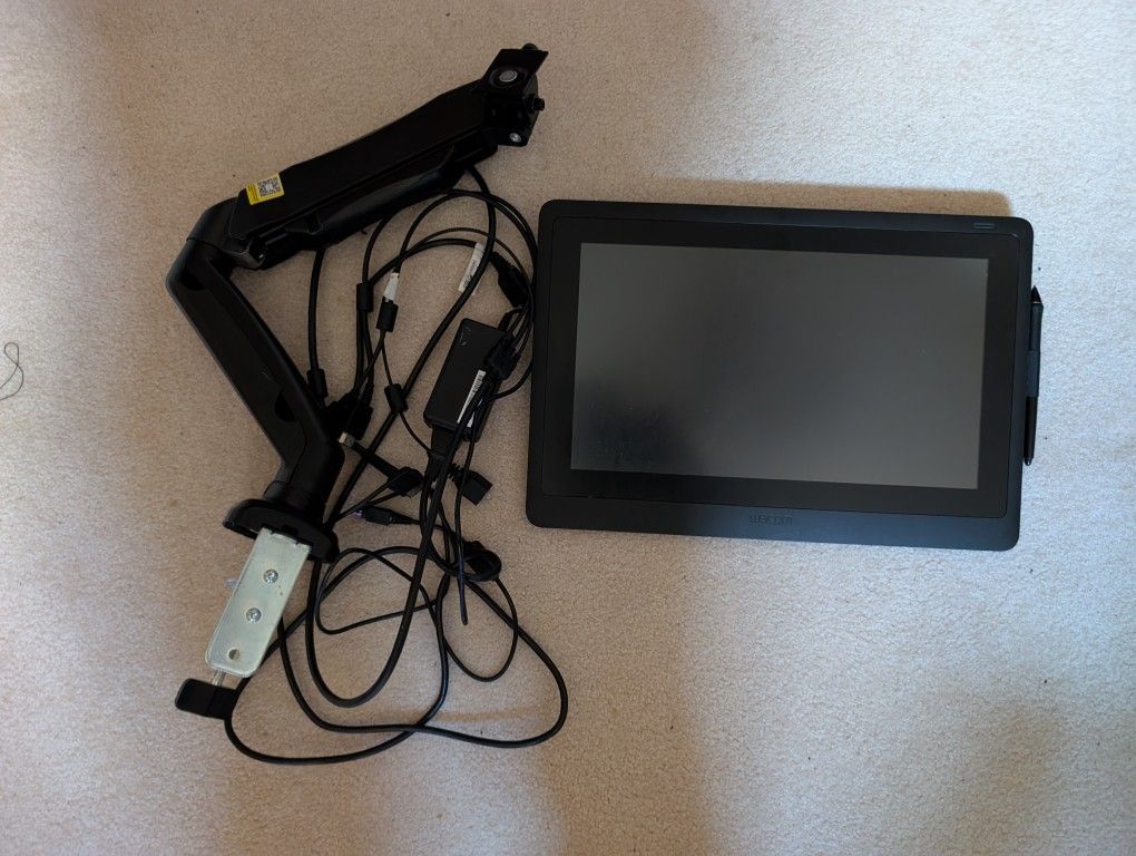 Used Wacom Cintiq 16" and Boom Arm