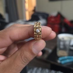 Size 9 Men's 10k Gold And Diamond Ring