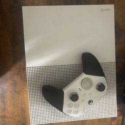 Xbox One S And Elite Xbox Controller 