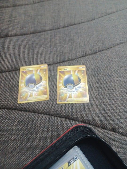 2 Ultra Ball Pokemon Trainer