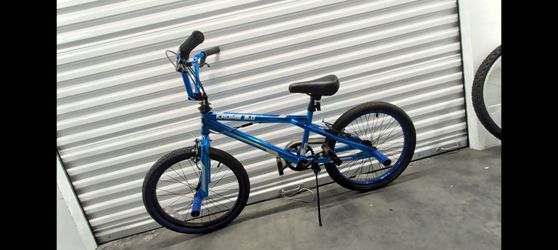 BIKE SALE!!  Krome Boys 20" BMX Bike w/ 4 Pegs!! (Boys) -- Blue