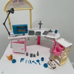 Incomplete 1996 Barbie Love 'n Care Vet Center Set No. 67597 No Box for parts