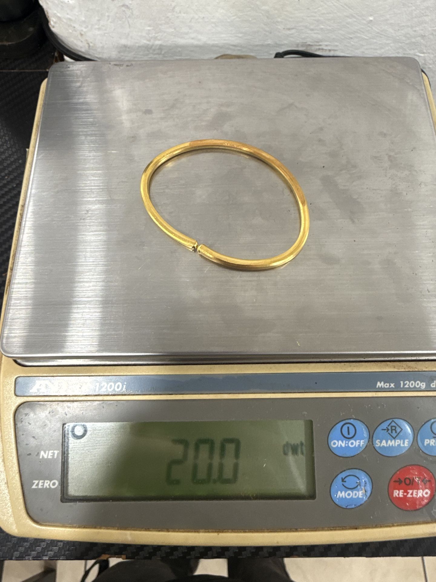 .999 fine 1 oz gold bullion