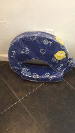 Brestfriend feeding pillow High Chair Booster Baby seat with vibrations