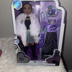 Disney ily 4EVER Dolls Ursula 11.5" Tall with 13 Points of Articulation, Two Complete Mix-and-Match