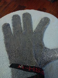 Guante de mesh de acero inoxidable.