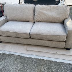 Loveseat 