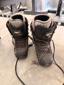 32 Prion Snowboard boots / Men’s size 11 $40$