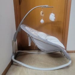 Baby Rocker & Stationary Seat w/ Vibrations