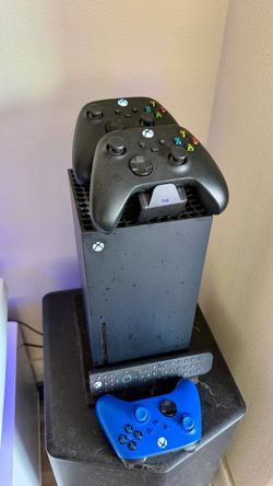 SALE: Xbox Series X 1 Tb, 3 Controllers, Battery Charger, HDMI, Power