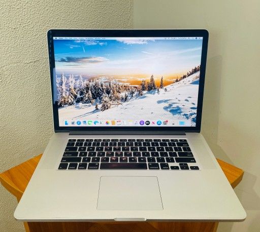 Apple MacBook Pro 15” Retina i7 16GB RAM 500GB SSD Audio
