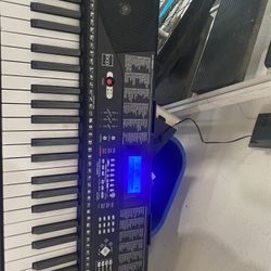 Keyboard With Stand. 