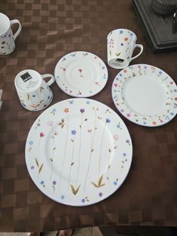 4 piece set Viola fine porcelain