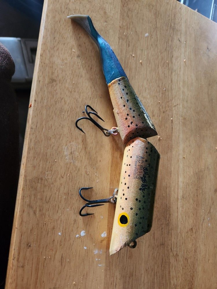 AC Plug Fishing Lure