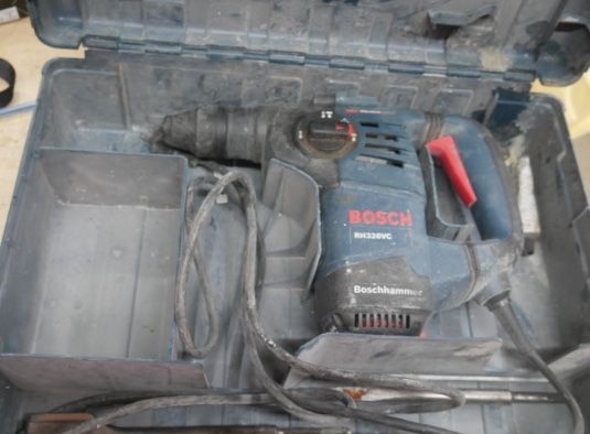 Bosch hammer drill with case RH328VC WITH 2 BITS used 882909-1
