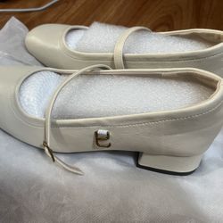 Women ‘s Mary Jane’s Low Heels