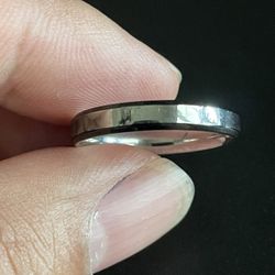 3mm Black Edge Silver Ring Size 8