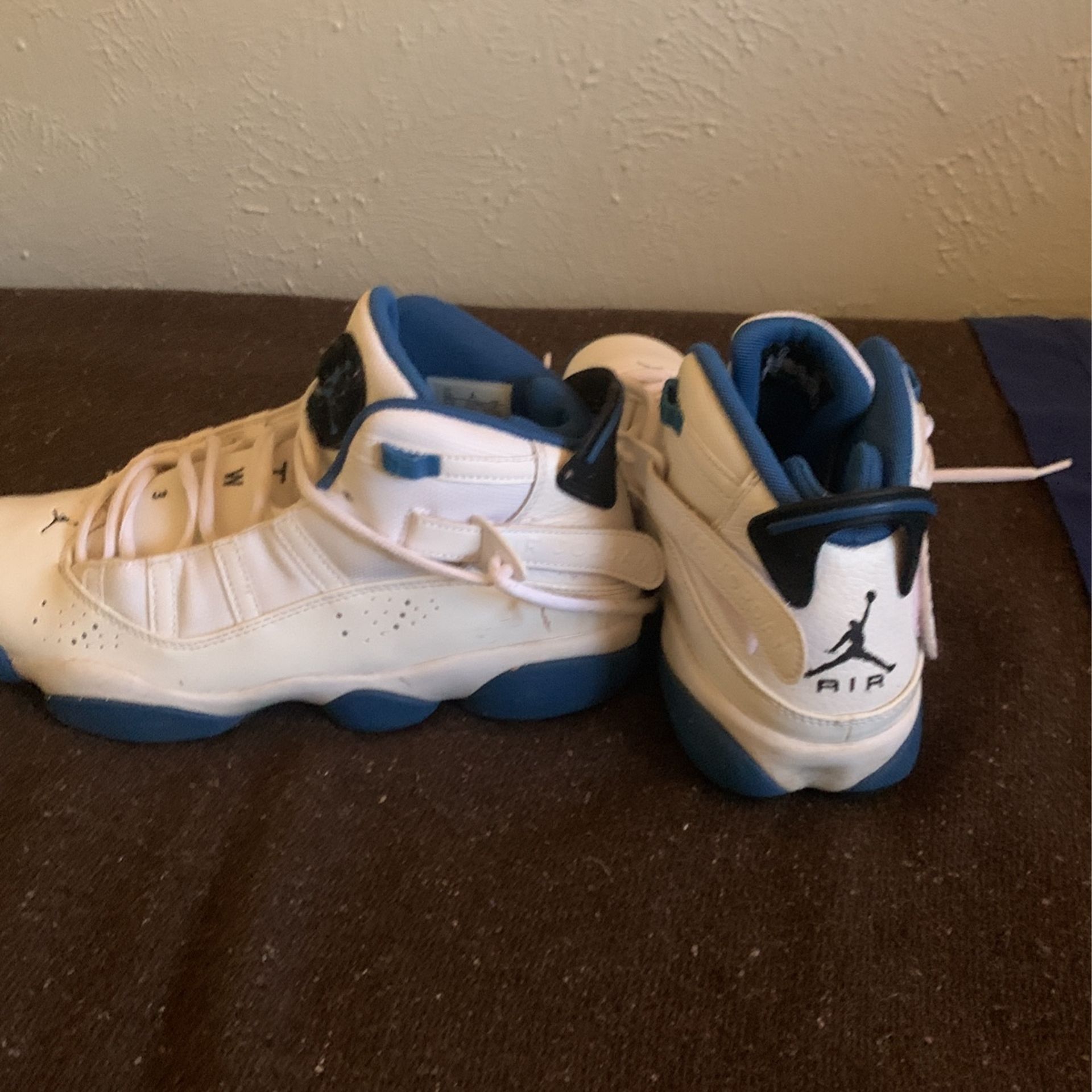 Jordan two3 blue and white sales