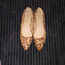 ****Brand New Size 8 Flats****