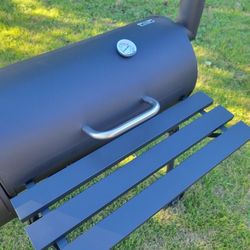 Grill Smoker Brand New In the Box 