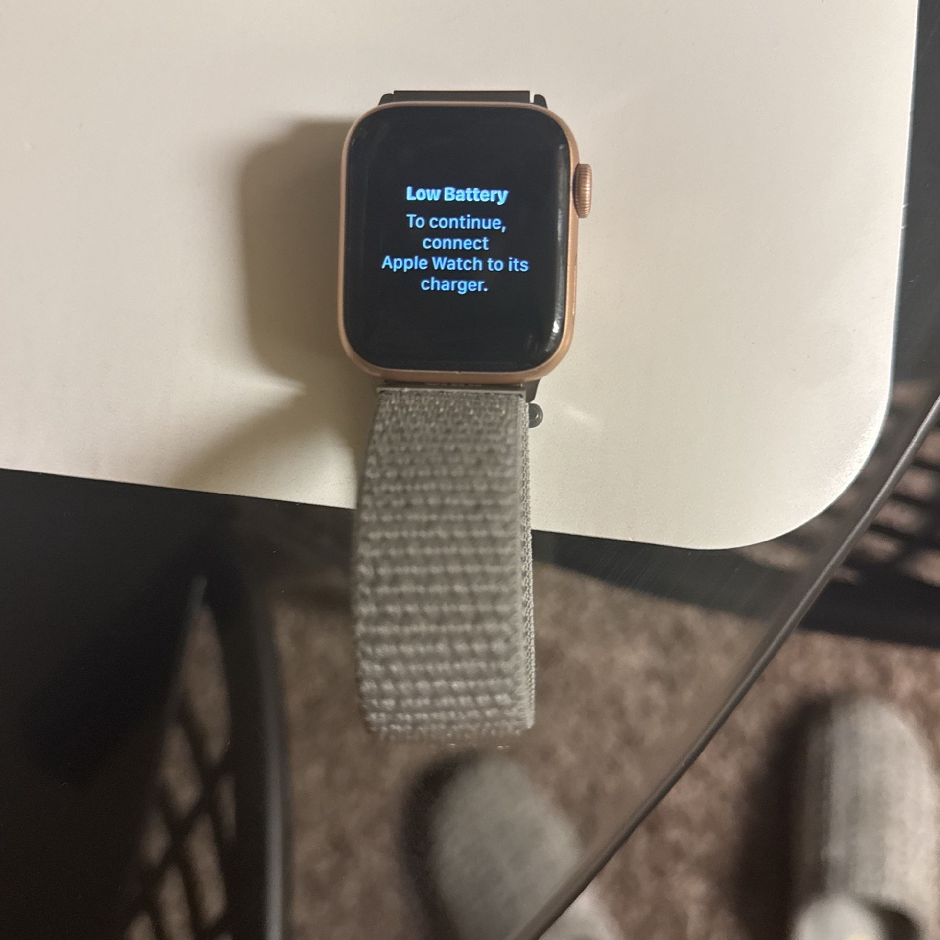 Apple watch Series 5 (GPS + Cellular)