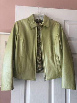 Woman’s short fitted Leather Jacket