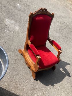 Vintage throne chair