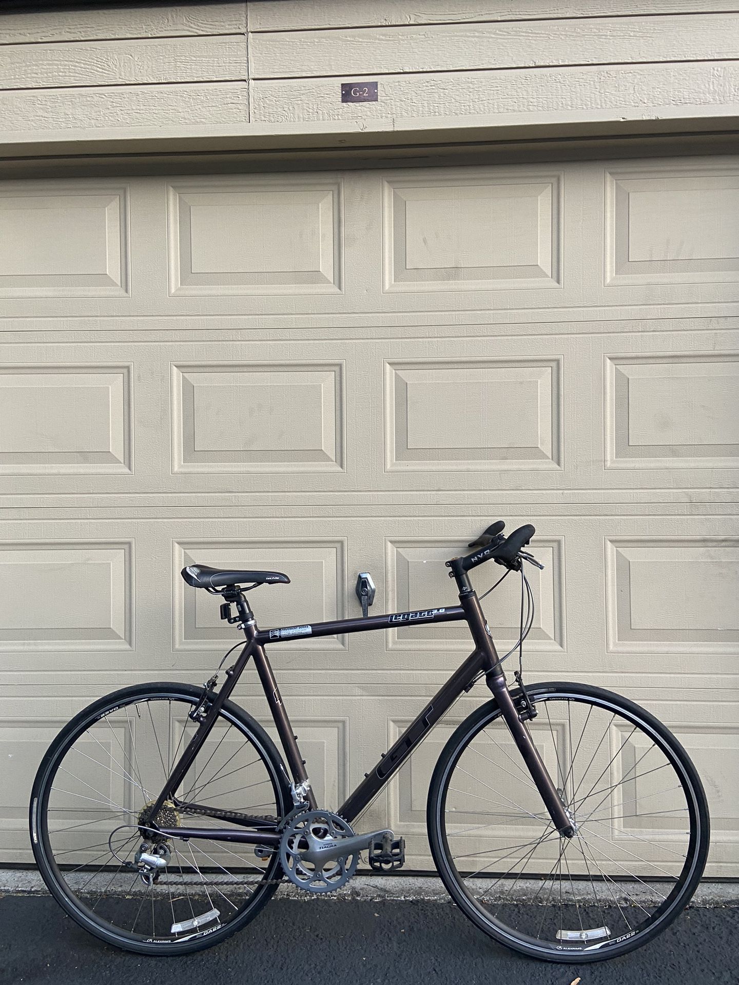 GT Legato 3.0 Road Bike – 700c – 58cm Frame – Shimano 16 Speed Bicycle Hybrid