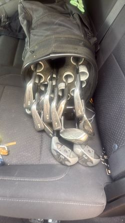 Left handed golf clubs