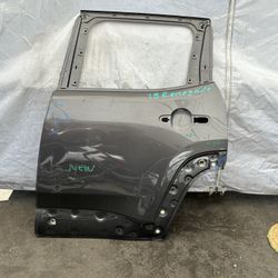 2018 Jeep Renegade Left Rear Door Shell