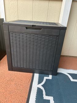 New 30 gallon outdoor storage bin, resin deck box