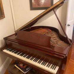 Steinway & Sons Model M 5' 7" baby grand piano In Great Shape Going For Free