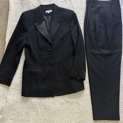 Tuxedo To Celebrate Special Occasions-Womens Size 12 Black Wool Lined 