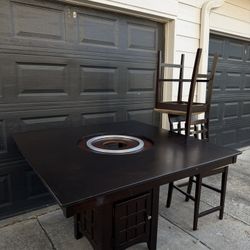 Table With Chairs 