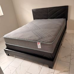 NEW QUEEN. REGULAR SETMATTRESS AND BOX SPRING-.2pcs