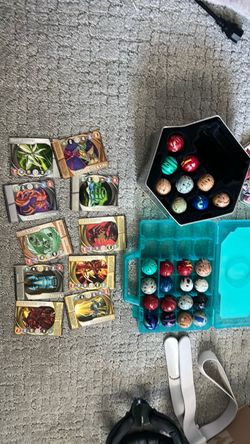 Bakugan lot of 24 + cards, cases