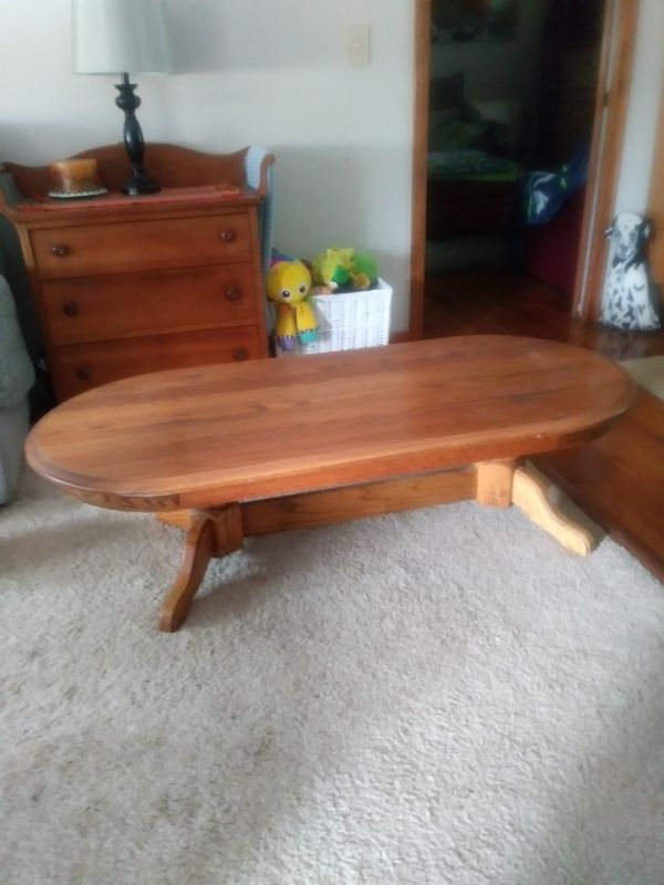 Solid Oak Coffee Table For In Everett Wa Offerup