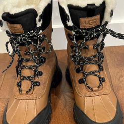 UGG WOMENS GORETEX SNOW NEW BOOTS SIZE 9