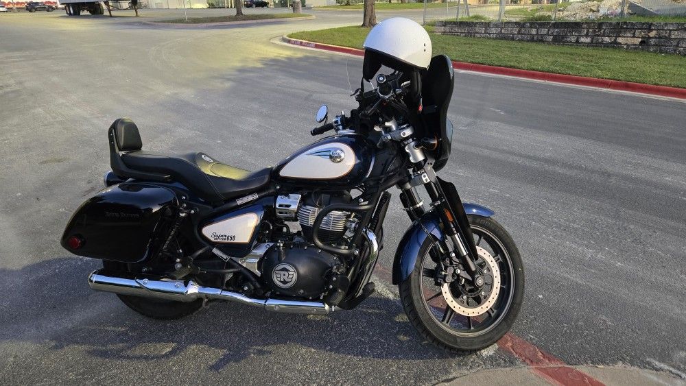 2024 Royal Enfield Super meteor 650