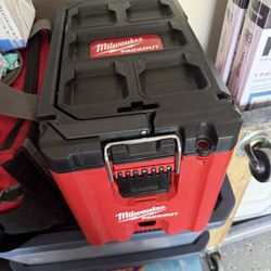 Milwaukee 10 Tool Box