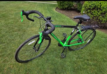 Kent 700 RoadTech 28" bike . In Excellent Condition! Everything works Great! 🏞$220