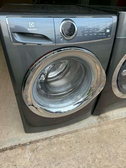 Electrolux washer and gas  dryer laundry set