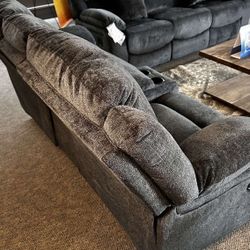 [OM] 🟪 Only $45 initial then take it home 🏡 Brand New Draycoll 2 Piece Sofa And Loveseat 