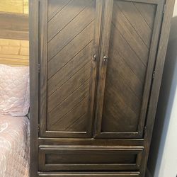 Very nice, solid wood dresser